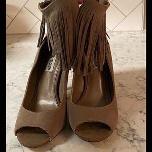 Steve Madden Taupe Fringe Heel